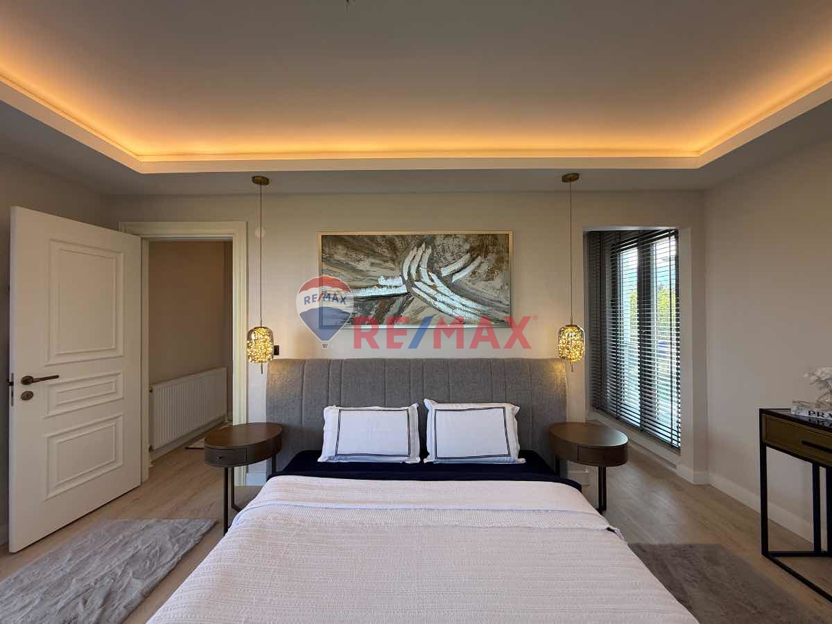 REMAX KUZEY'DEN BÜYÜKOYUMCA'DA EŞYALI ULTRA LÜKS 5+1 VİLLA