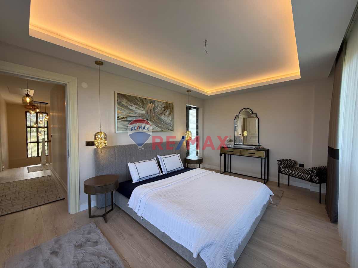 REMAX KUZEY'DEN BÜYÜKOYUMCA'DA EŞYALI ULTRA LÜKS 5+1 VİLLA
