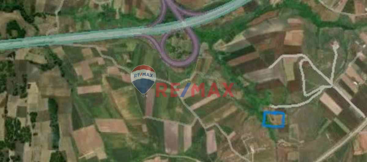 BÜYÜKÇEKMECE KAMİLOBA KÖYÜNDE OTOBANA YAKIN YATIRIMLIK TARLA