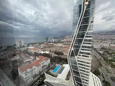 REMAX TARGET' DAN FOLKART TOWERS B-KULE 25. KATTA SATILIK OFİS