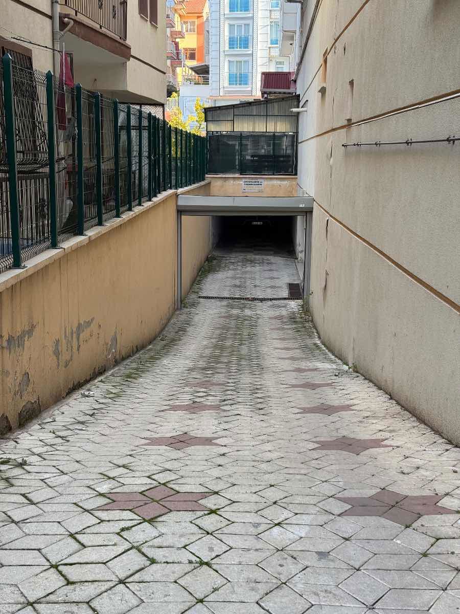 CUMHURİYET MAHALLESİ CENGİZ TOPEL CADDESİN DE 3+1 LÜKS ARAKAT DAİRE