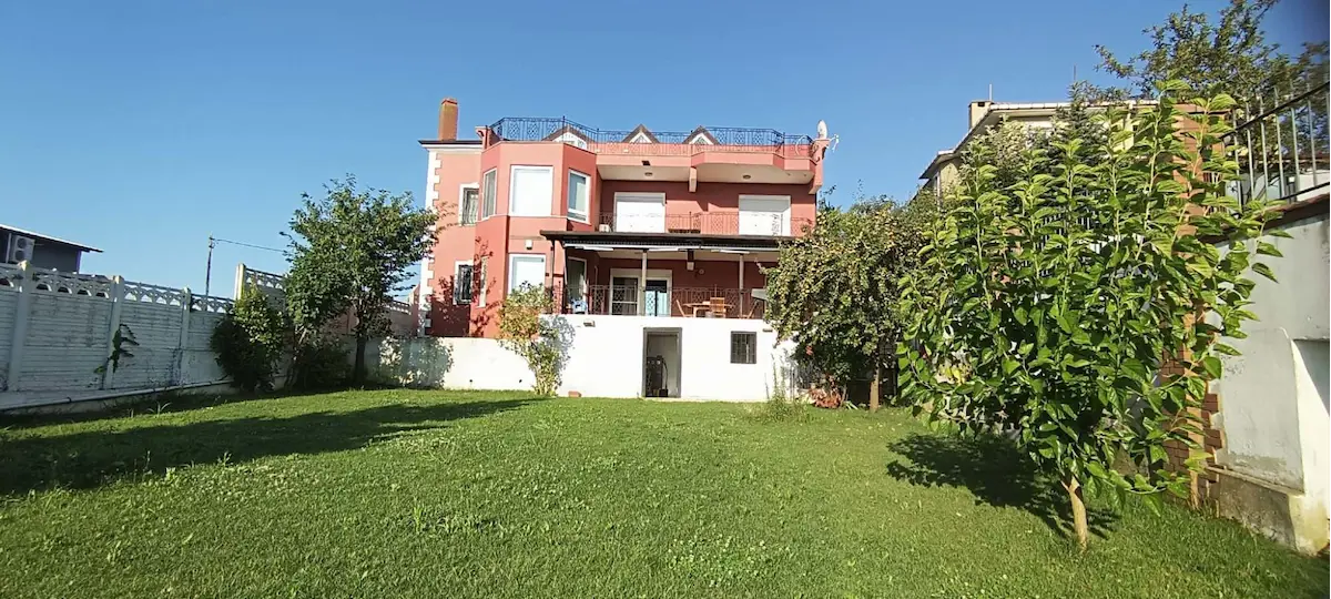 BEYKOZ BAKLACI FATİH CAD.DE 650 M2 BAHÇELİ 500 M2 VİLLA 9+1