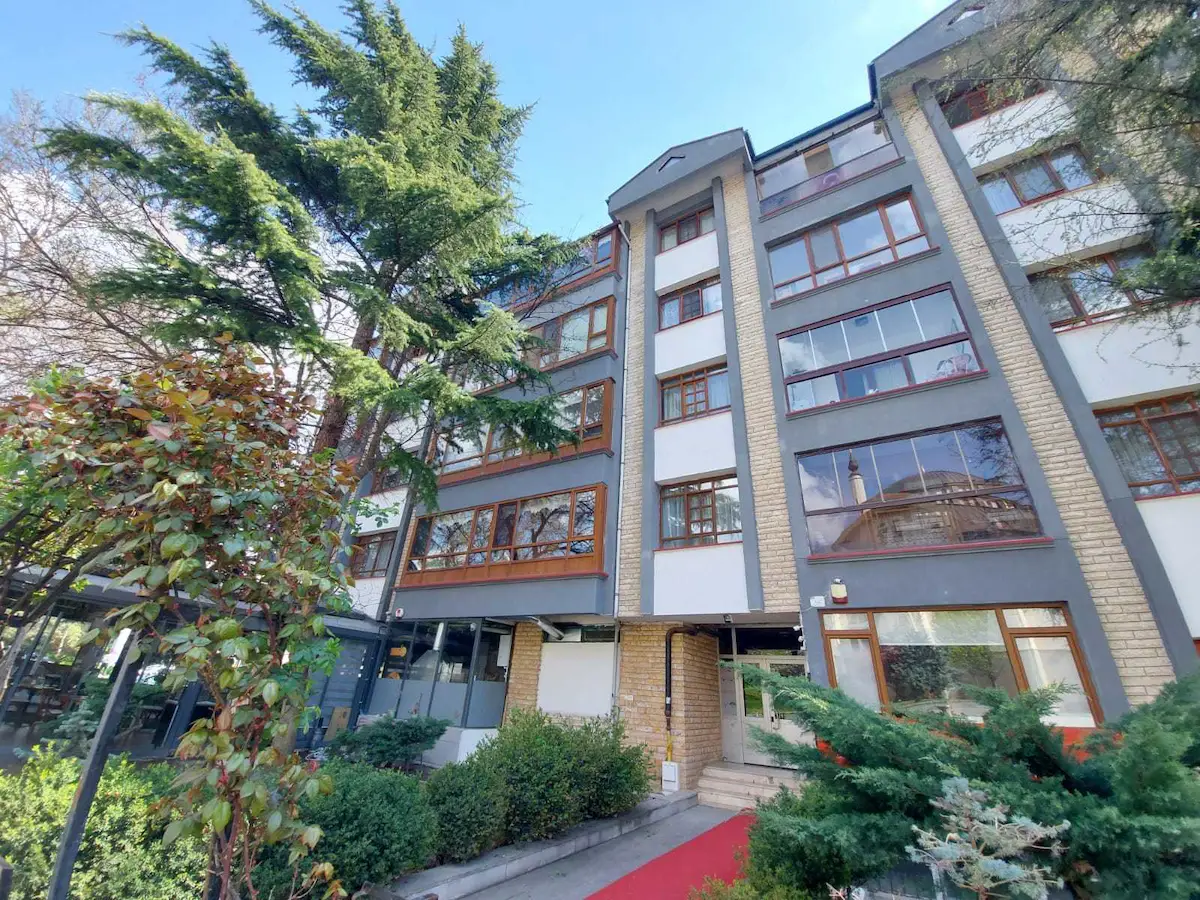 YILDIZ'IN EN GÜZEL LOKASYONUNDA İSTER KONUT İSTER OFİS DAİRESİ..