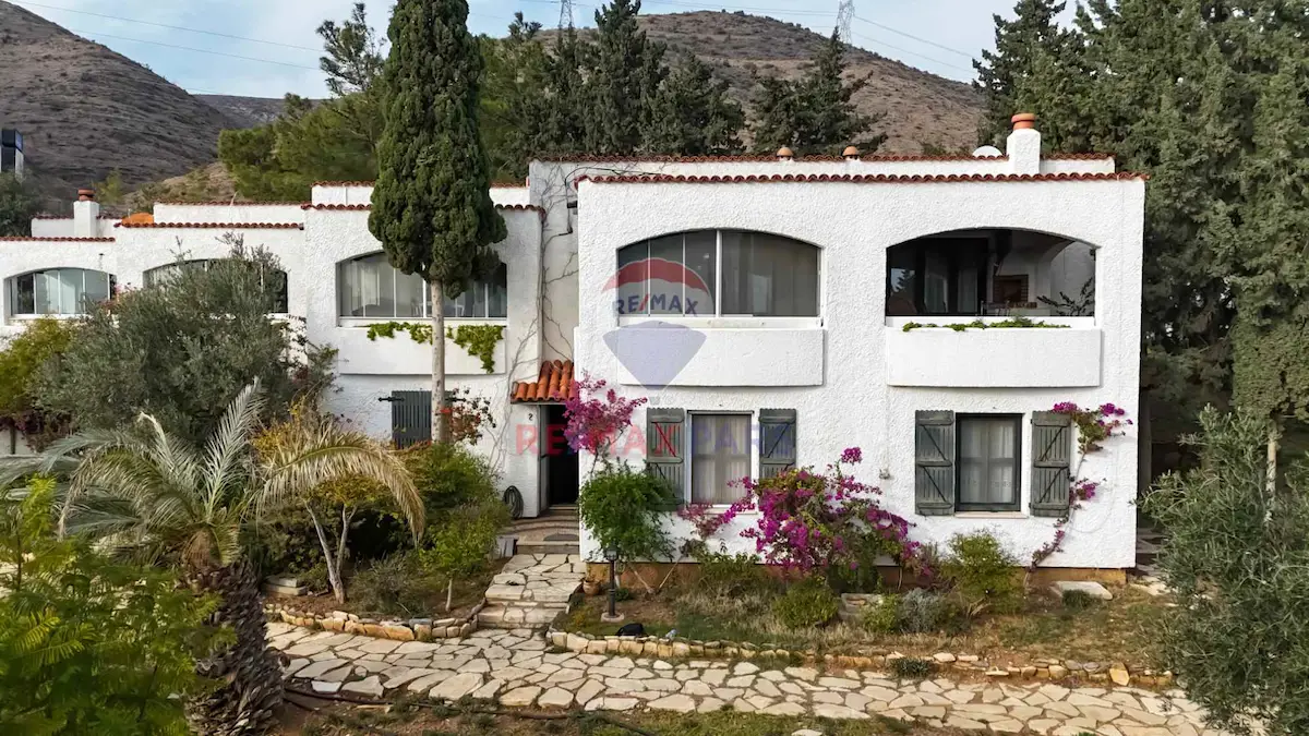 REMAX PARS'TAN MESA AKDENİZ EVLERİNDE SATILIK 2+1 EŞYALI VİLLA