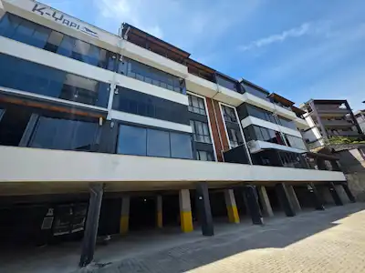 GÖLCÜK TOPÇULAR'DA,DENİZ MANZARALI, SİTE İÇİNDE SÜPER LÜKS DAİRE