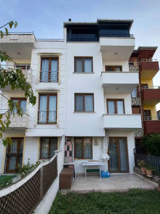 MAVİ DENİZ VİLLALARI SİTESİ'NDE İKİZ VİLLA KONSEPTLİ 7+1 SATILIK DUBLEKS