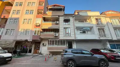 İZMİT KADIKÖY MAH’DE 2+1 GİRİŞ KAT  BALKONLU KREDİYE UYGUN