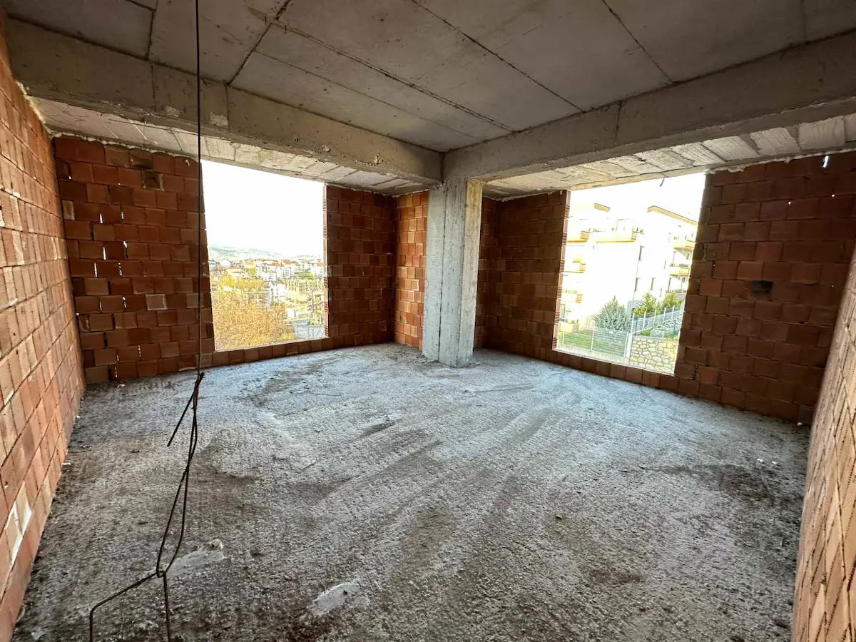 BAŞISKELE YEŞILYURT'TA DENIZ MANZARALI, ARA KAT SIFIR 3+1 DAIRE