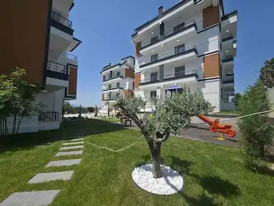 BAŞİSKELE’DE SİTE İÇİNDE SIFIR,3+1 LÜLS DAİRE