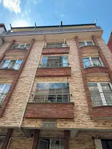 REMAX MASADAN EMAAR AVM VE METROYA YAKIN  3+1 BAKIMLI ARA KAT DAİRE
