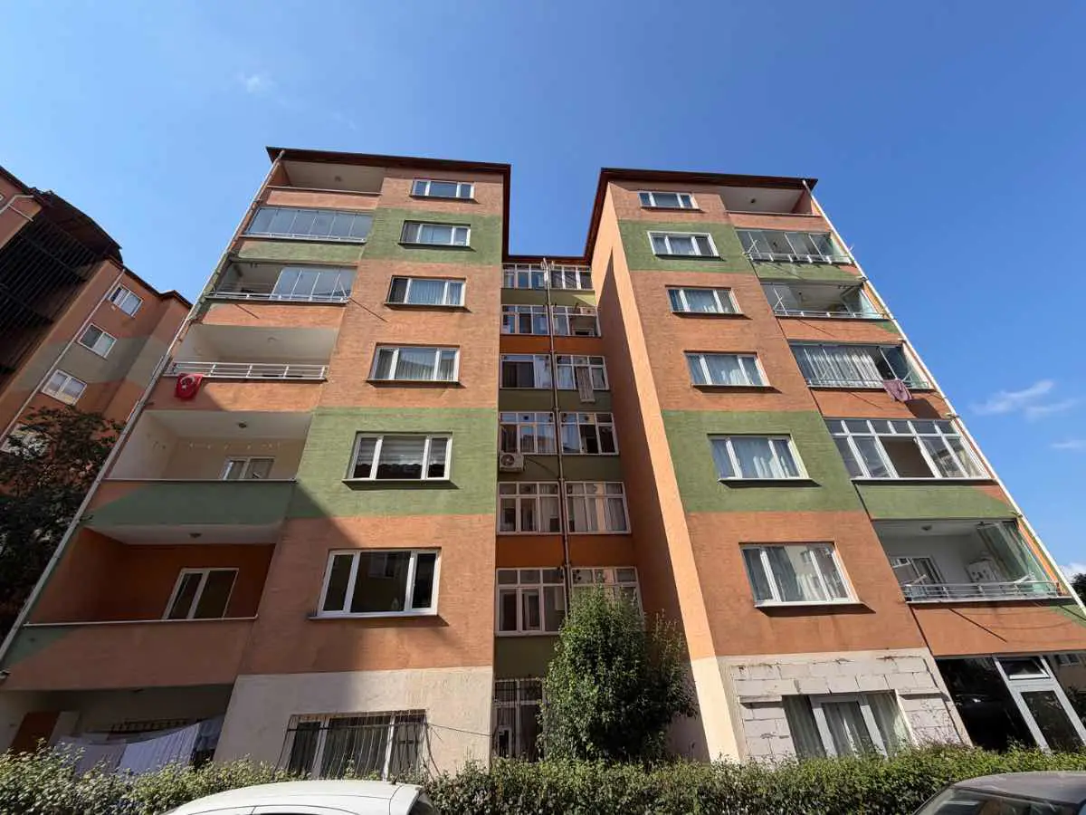 ÇAYIROVA ALPASLAN SİTESİNDE 3+1 GENİŞ 120 M2 KIRALIK DAİRE.