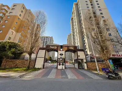 BEYLİKDÜZÜ’NDE 14. KAT SON KAT 4+2 | 260 M² BRÜT | EŞYALI | GÜNEY-BATI CEPHE
