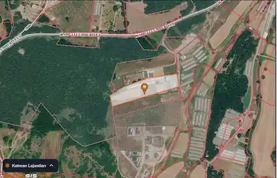 GEBZE KADILLI'DA, YOLA 42M CEPHESİ OLAN, 10.370M2 SATILIK TARLA