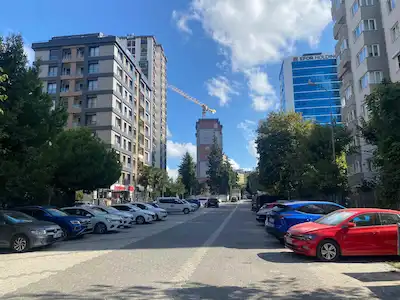 ATAŞEHİR İÇERENKÖY CITY'S AVM VE METRO YAKINI EŞYALI 3+1 KİRALIK BALKONLU DAİRE