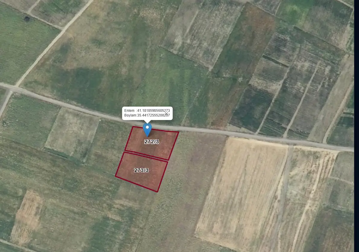 VEZİRKÖPRÜ ADATEPE'DE YOLA CEPHELİ PARSELİZASYONU YAPILMIŞ TARLA