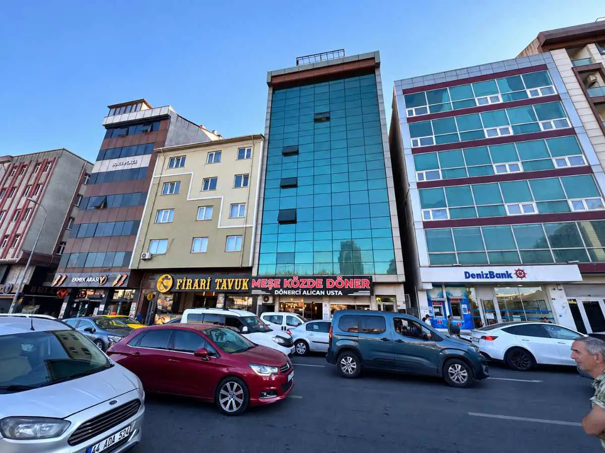 *REMAX*ATILLA KOSTAK*ÇAKMAK METRO KARŞISI ALEMDAĞ CAD. OFIS KATI