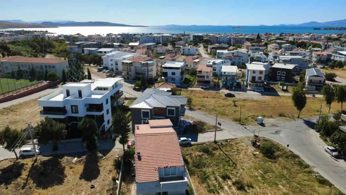 ŞAKRAN'DA 2+1 CAM BALKONLU SATILIK DAIRE