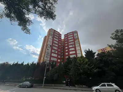 DEMETEVLER HAVACILAR SİTESİ’NDE KİRALIK 3+1 ≈ 110 M² ≈ METROYA YÜRÜME MESAFESİ ≈ GÜVENLİKLİ SİTE