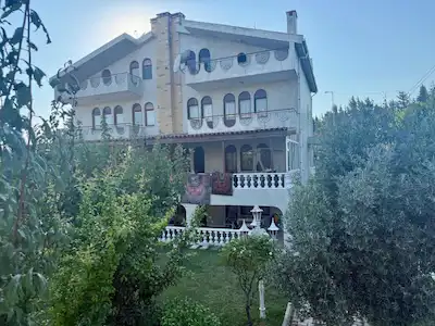 REMAX MAHAL'DEN B.EVLER MAH.OLEA SİTESİNDE KISMİ EŞYALI 160 M2 KİRALIK DUBLEKS