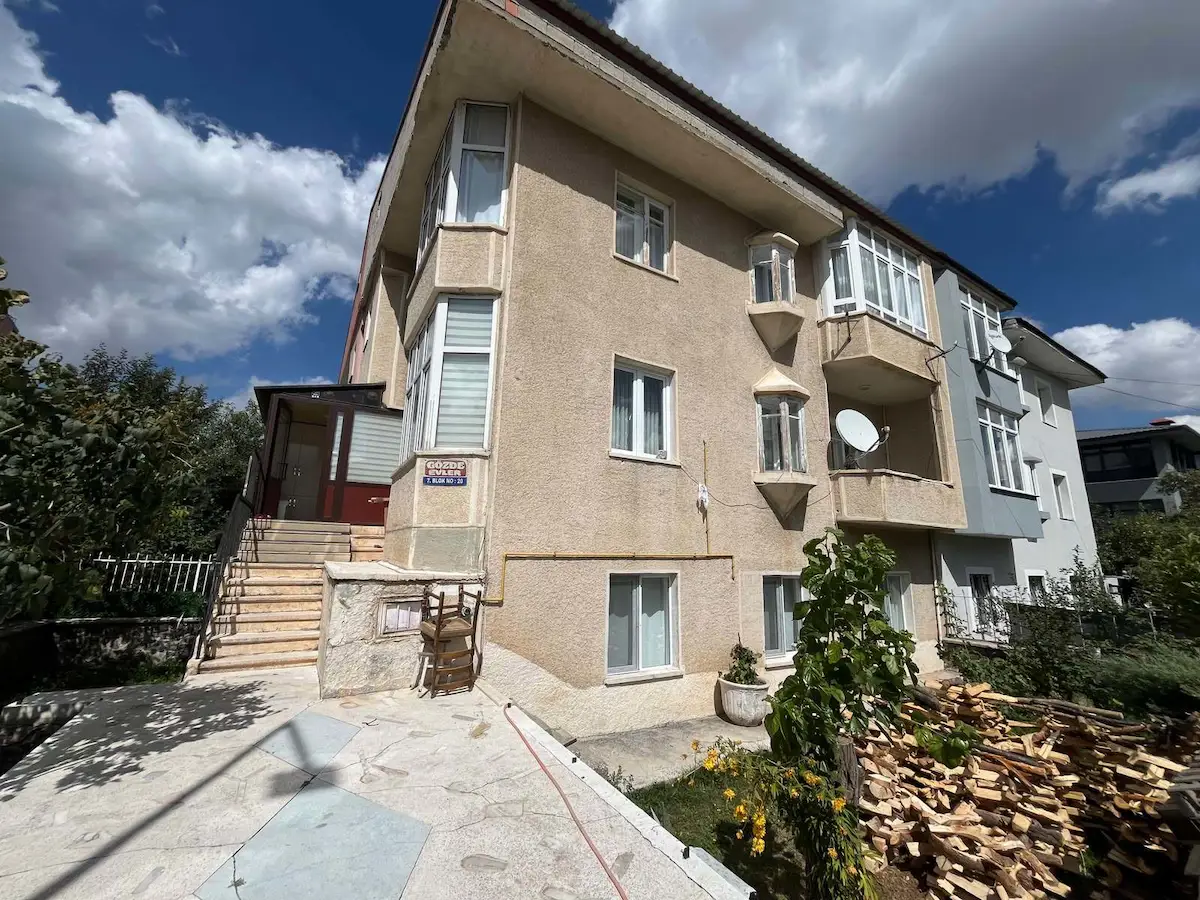 REMAX ARTIS'DEN YILDIZKENT'TE SATILIK TRIPLEKS VILLA