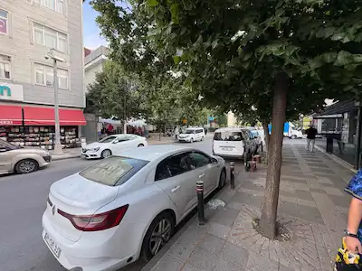 ÜMRANİYE DUDULLU MERKEZDE METROYA YAKIN 400 M² KİRALIK OFİS