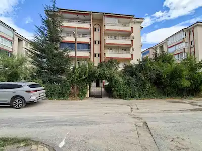 RE/MAX DEĞİŞİM’DEN SÜRSÜRÜ MAHALLESİ’NDE 3+1, 150 M² KİRALIK DAİRE