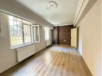 NİŞANTAŞI AKKİRMAN SOKAK'TA OTOPARKLI 1+1 SATILIK DAİRE