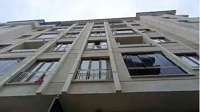  REMAXLAND'DEN ÇERKEZKÖY İSTASYON MAH.’DE 3+1 EŞYALI KİRALIK DAİRE | 170 M² BRÜT | ARA KAT