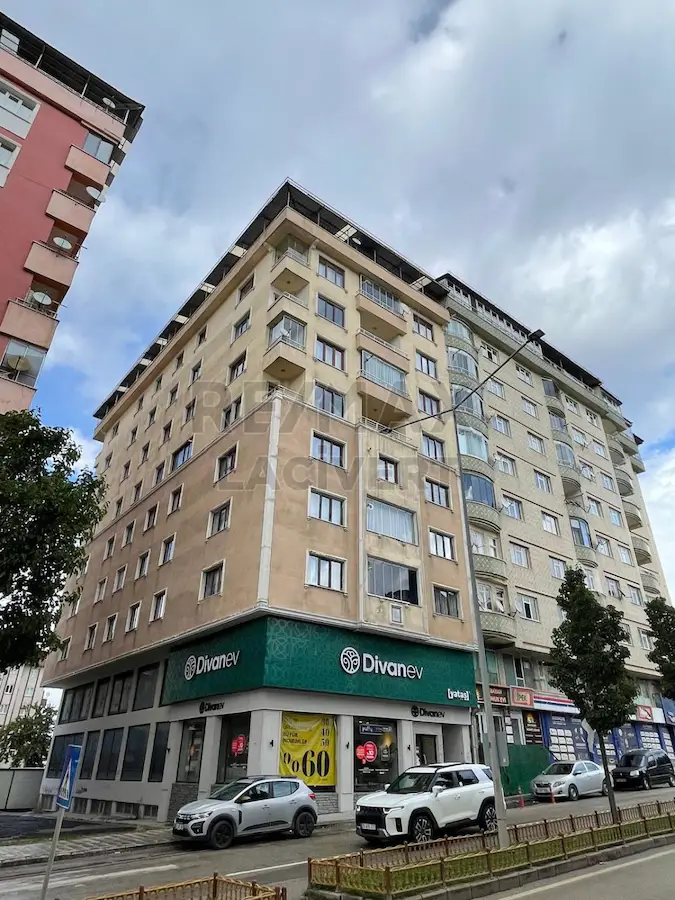 RE/MAX LACİVERT'TEN YONCALIK'TA KİRALIK 2+1 DAİRE 