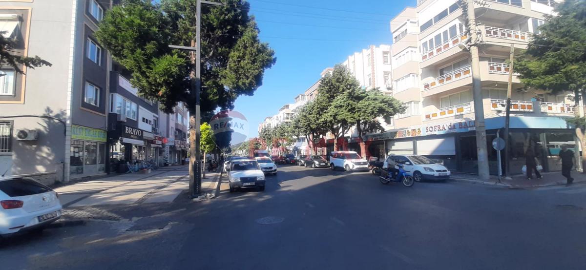 ALIAĞA K.DIRIK MH.AŞIKLAR YOLU CD.DE SATILIK 3+1 GENIŞ DAIRE