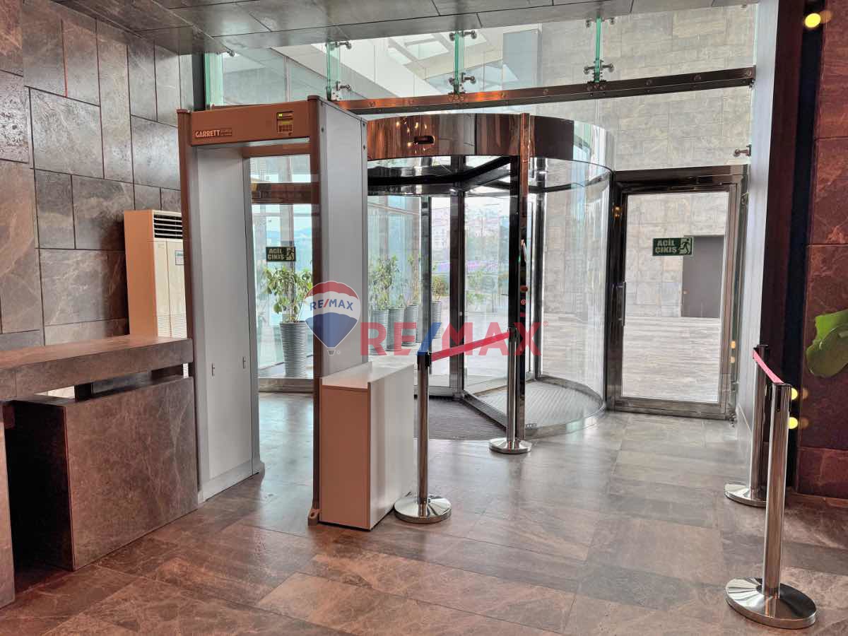 KARTAL KURİŞ KULE 3.KAT E-5 CEPHELİ A+ PLAZA DA KİRALIK OFİS