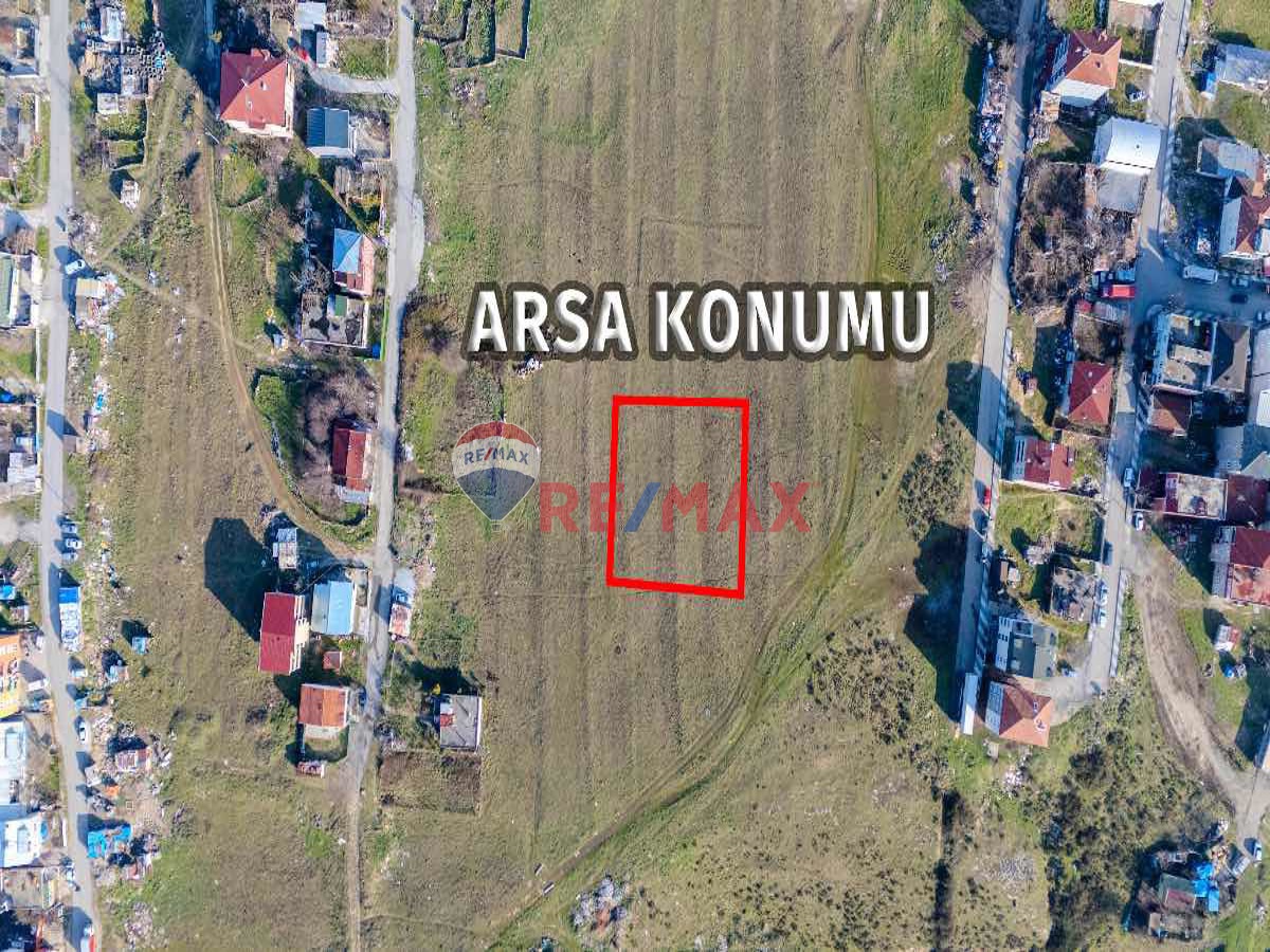 DELİKLİKAYADA SATILIK 500M2 YOLA CEPHE 2 KAT KONUT İMARLI ARSA
