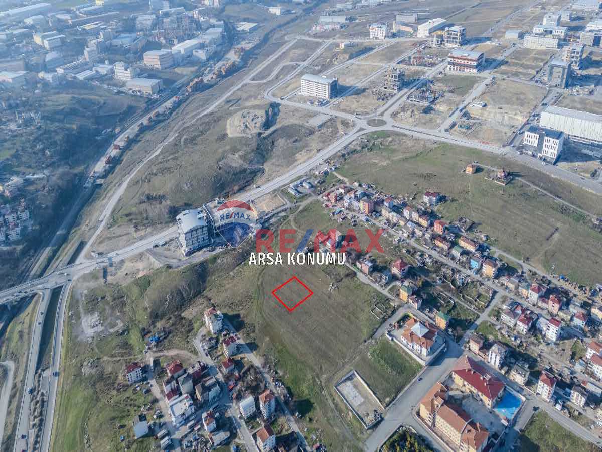 DELİKLİKAYADA SATILIK 500M2 YOLA CEPHE 2 KAT KONUT İMARLI ARSA