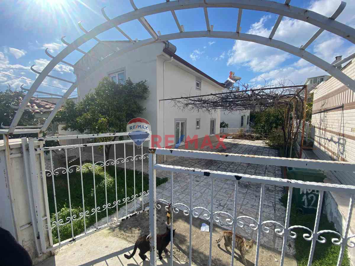 RE/MAX İNCİ'DEN ALTINOLUK AVCILARDA SATILIK MÜSTAKİL VİLLA 