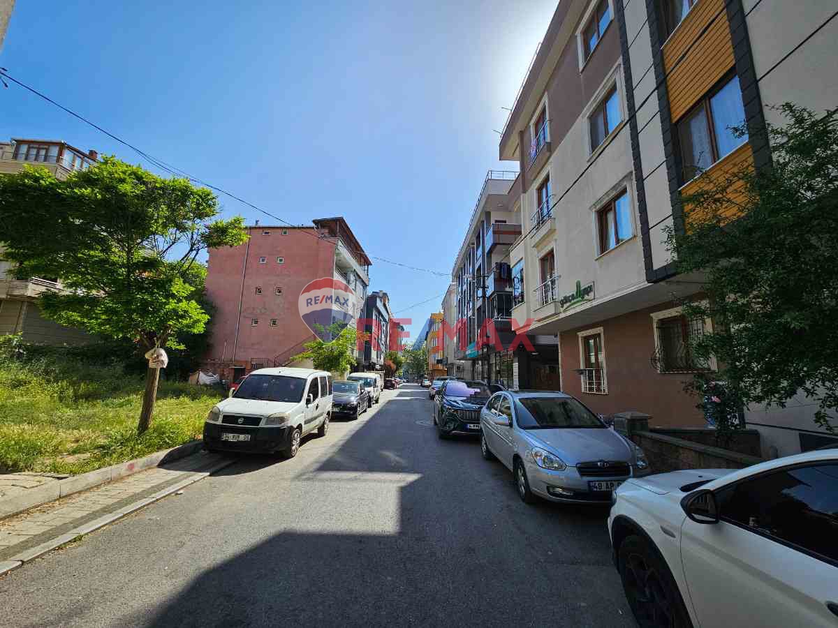 MECLIS MAHALLESI'NDE METROYA YAKIN 3+2 Ç.DUBLEKS SATILIK DAIRE