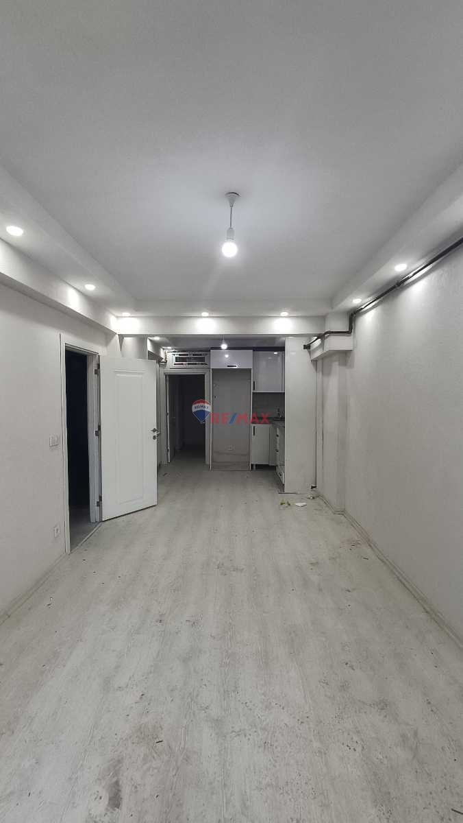 METRO METROBÜSE YÜRÜME MESAFESİYLE SIFIR BAHÇE KATI