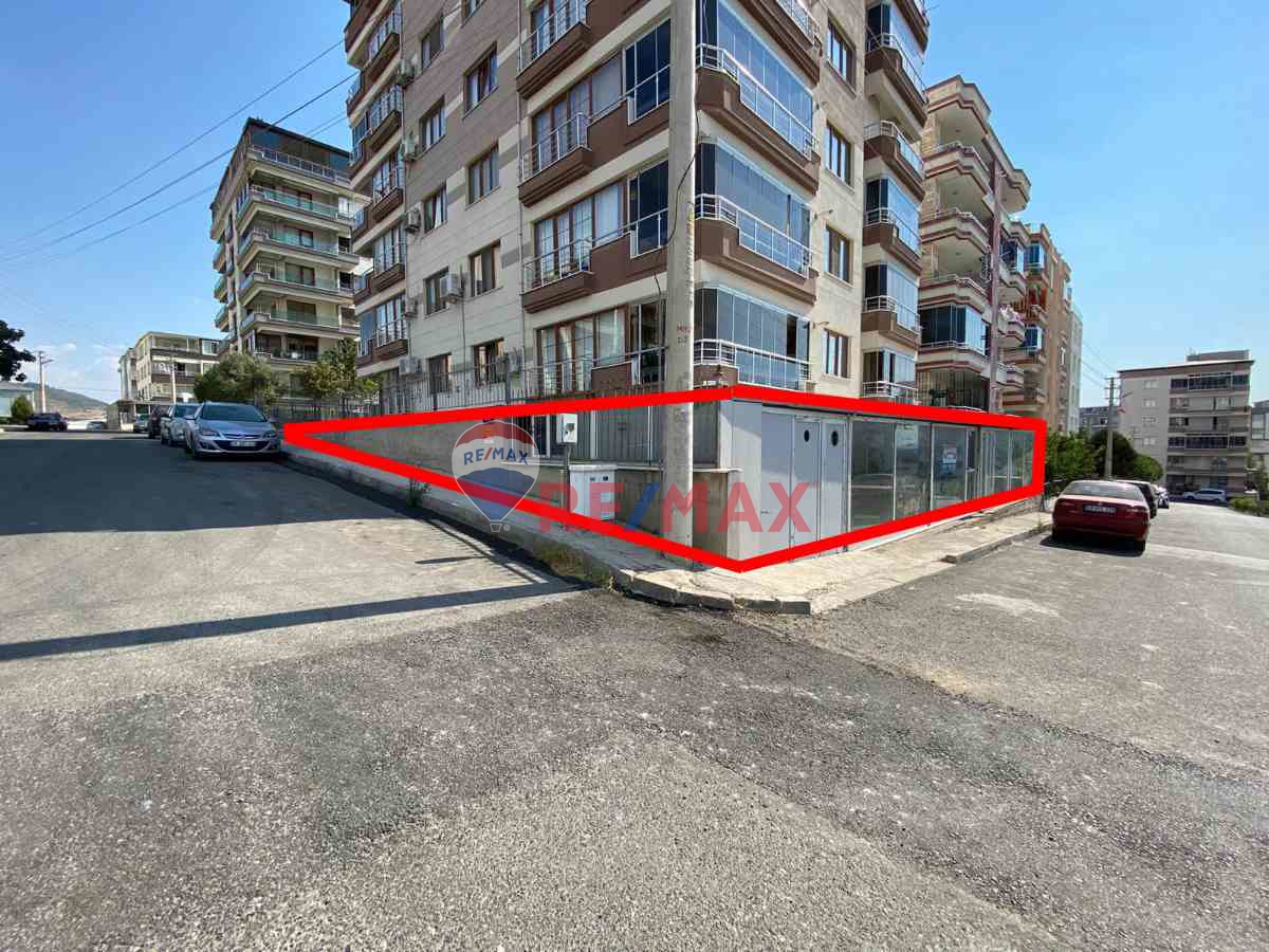 ALIAĞA YENI MH HASTANE KARŞISI KIRALIK 450 M² DÜKKAN/DEPO