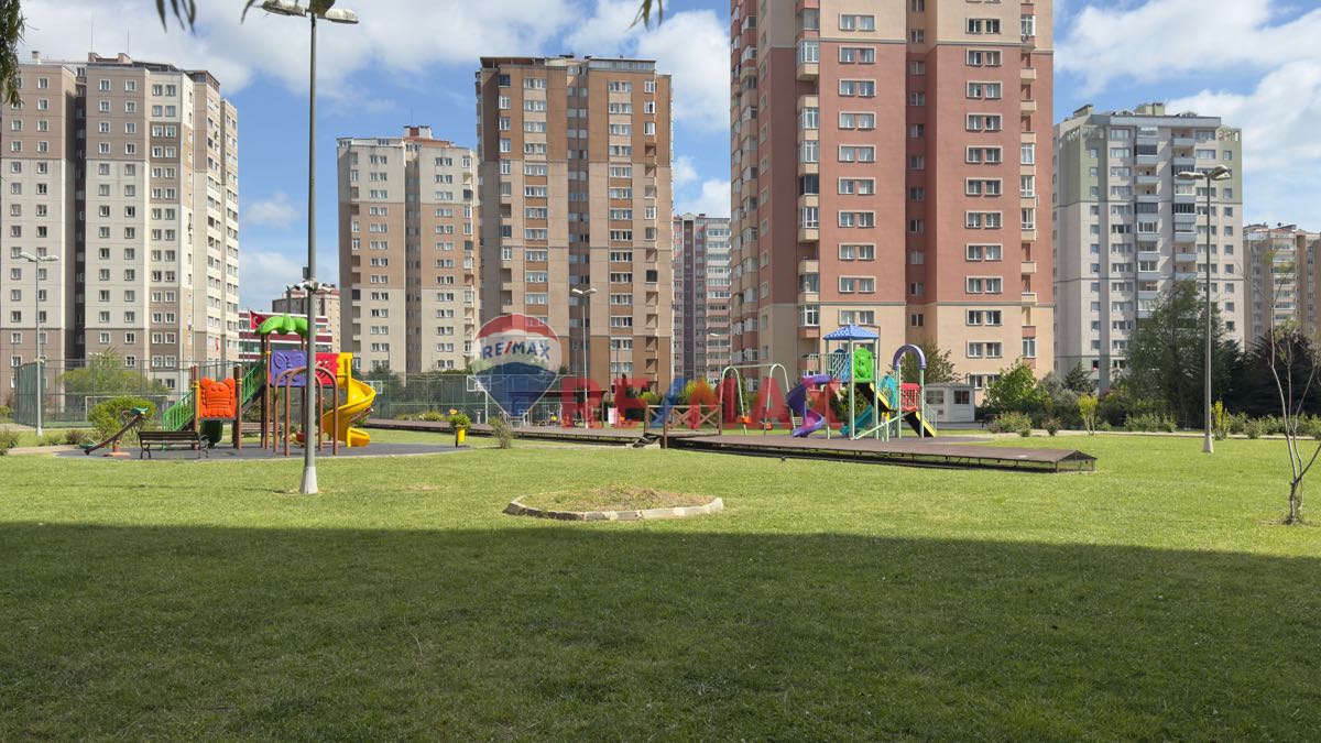 MERKEZİ KONUMDA DENİZ VE GÖL MANZARALI SATILIK 3+1 DAİRE