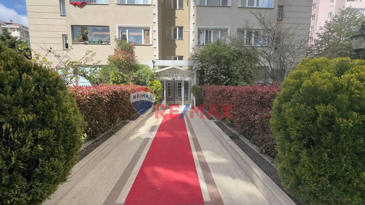 MERKEZİ KONUMDA DENİZ VE GÖL MANZARALI SATILIK 3+1 DAİRE