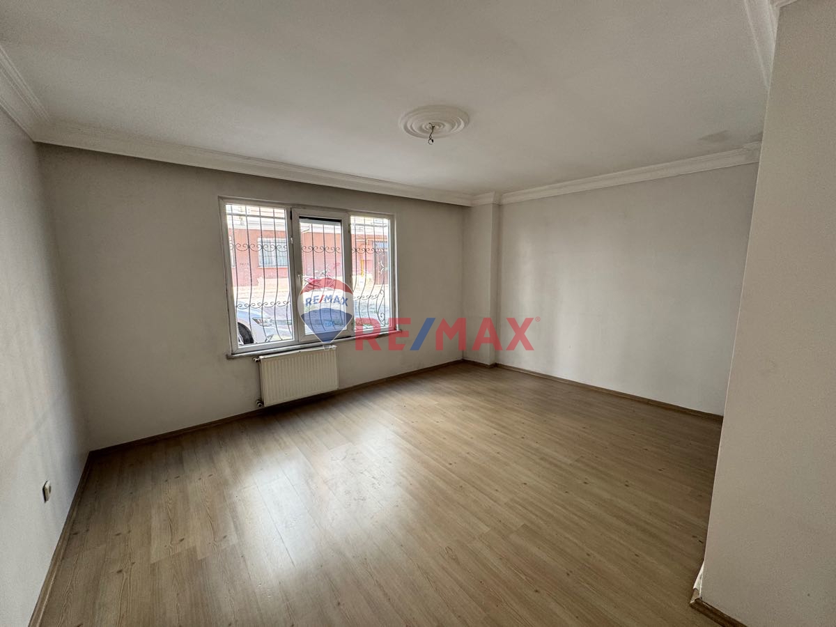ÇAĞLAYAN’DA KİRALIK 2+1 DAİRE REMAX ALİ DEMİRKAYA