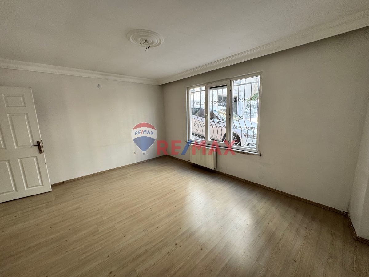 ÇAĞLAYAN’DA KİRALIK 2+1 DAİRE REMAX ALİ DEMİRKAYA