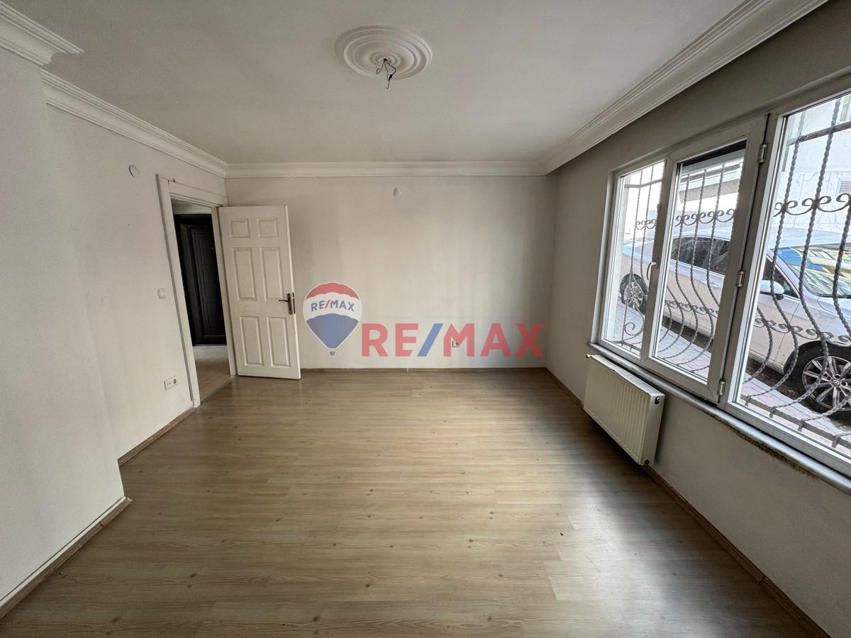 ÇAĞLAYAN’DA KİRALIK 2+1 DAİRE REMAX ALİ DEMİRKAYA