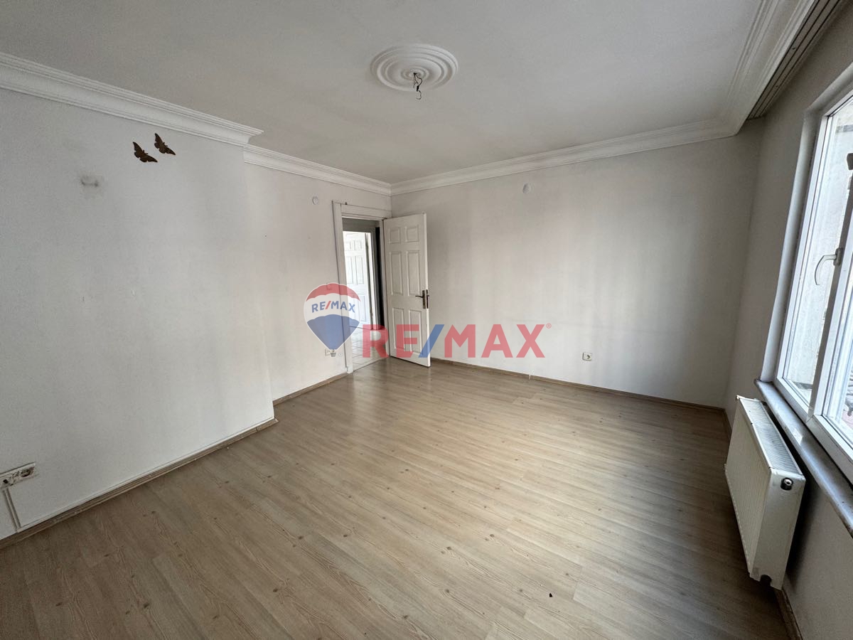 ÇAĞLAYAN’DA KİRALIK 2+1 DAİRE REMAX ALİ DEMİRKAYA