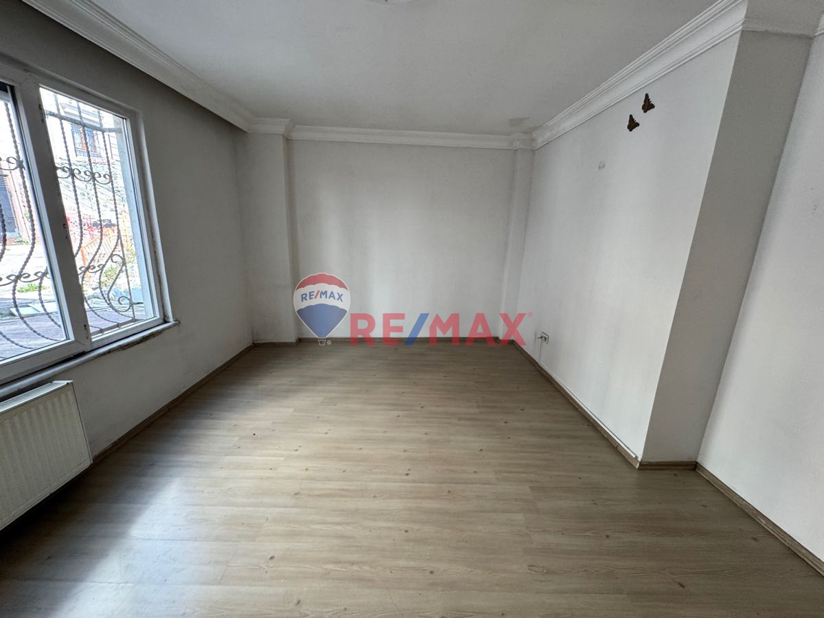 ÇAĞLAYAN’DA KİRALIK 2+1 DAİRE REMAX ALİ DEMİRKAYA