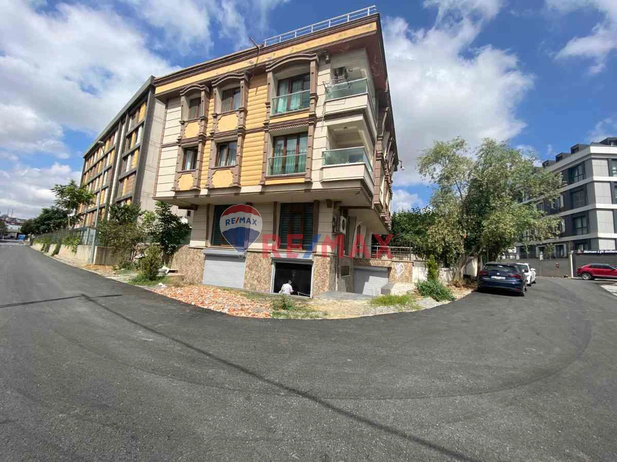 BOLLUCA MERKEZ'DE KIRALIK DÜKKAN ARAÇ GIRIŞLI 287 M²