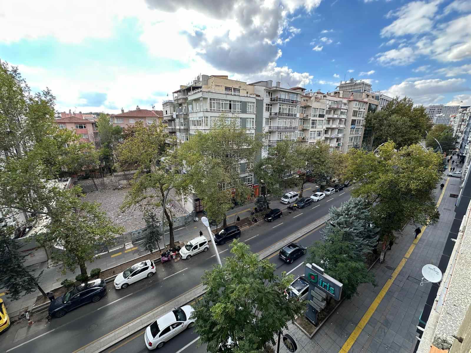 MALTEPE GMK BULVAR ÜZERİ 3+1 SATILIK DAİRE