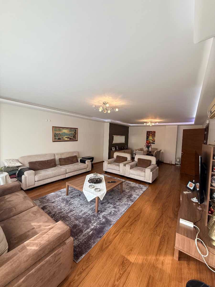 GÖZTEPE MAH. 4+1 200M2 EŞYALI KİRALIK LÜKS DAİRE