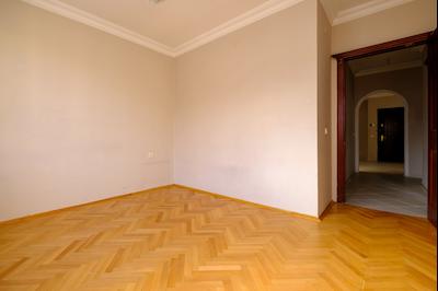 ÇUKURAMBAR'DA GENİŞ VE AYDINLIK 4+1 KİRALIK DAİRE