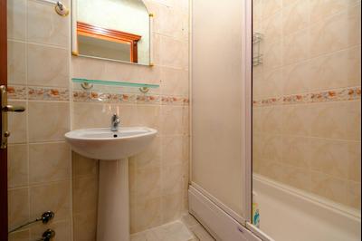 ÇUKURAMBAR'DA GENİŞ VE AYDINLIK 4+1 KİRALIK DAİRE