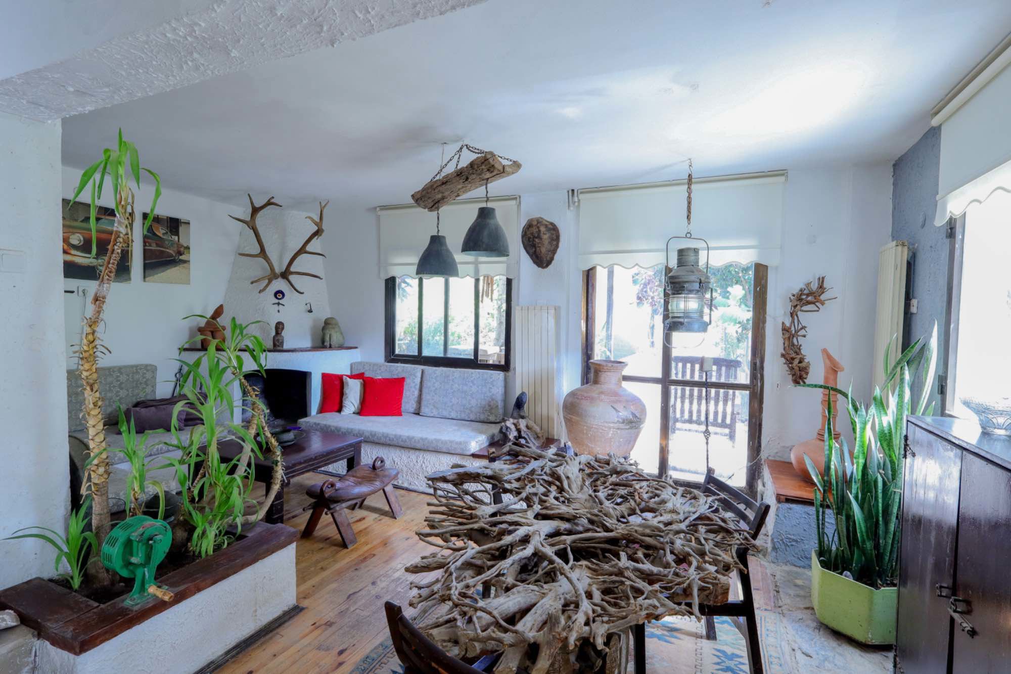 ZEYTİNALANI'NDA OTANTİK VE EŞYALI 1+1 KİRALIK DAİRE